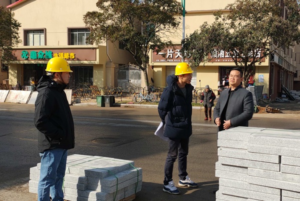 南昌市政建設集團黨委委員副總經(jīng)理付海華塘山鎮(zhèn)青湖村城中村改造工程項目6003.jpg