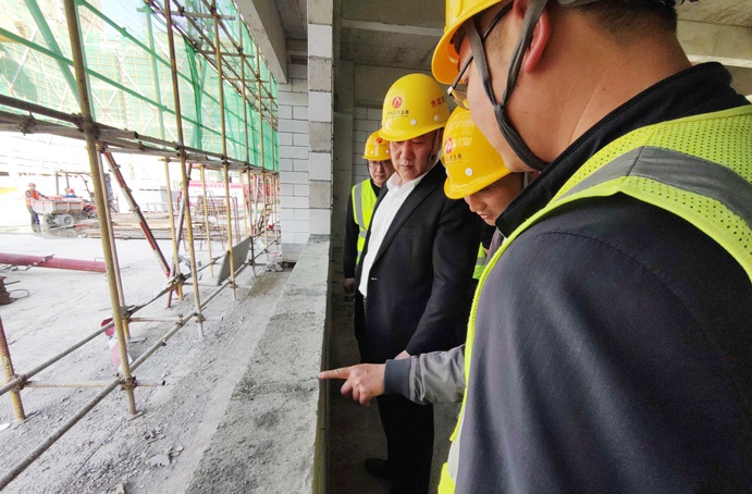 徐旭前往市政公用城三期項目、市政綠色建材科技產(chǎn)業(yè)園項目調研